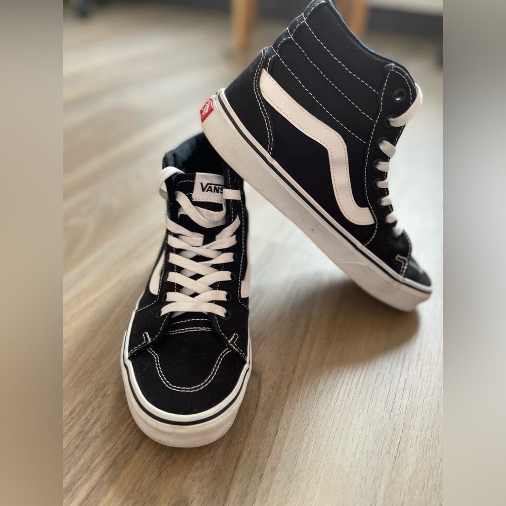 Vans Sk8-Hi Skate High-top Sneakers
Black/White